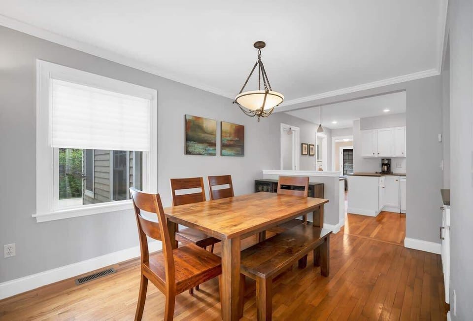 Small dining area off of the kitchen