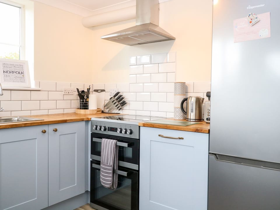 Cottage | Private kitchen | Fridge, microwave, dishwasher, electric kettle