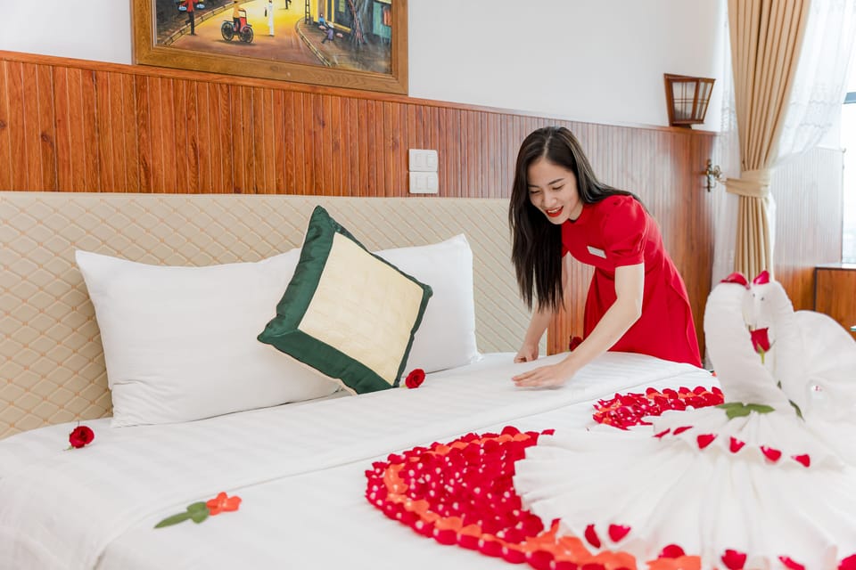 Premium bedding, minibar, in-room safe, desk