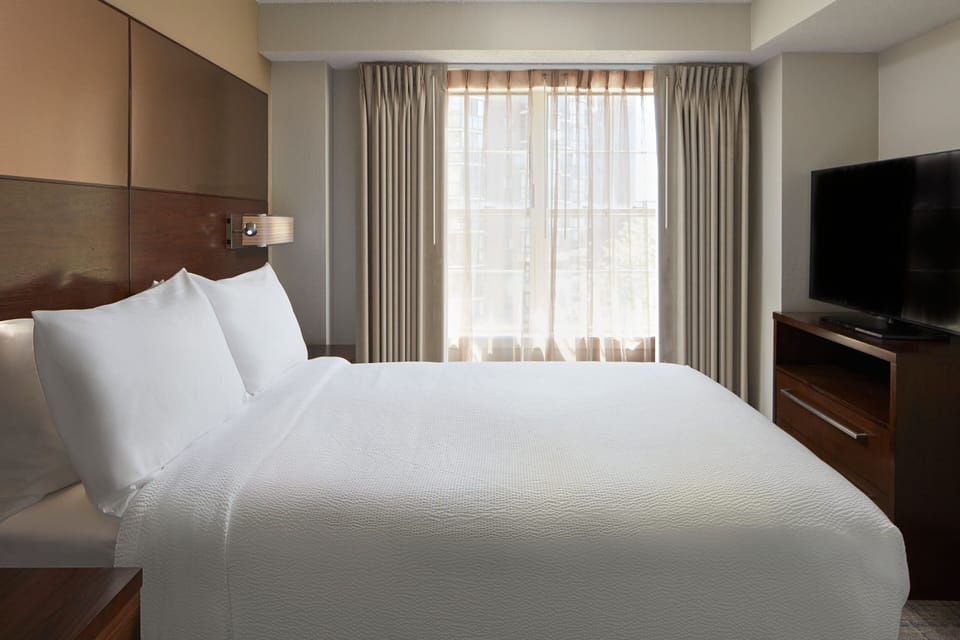 In-room safe, individually decorated, individually furnished, desk