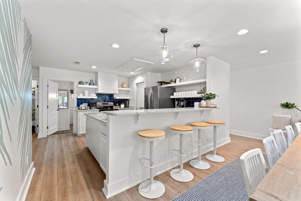 Pull up to the kitchen bar and have coffee or tea before hitting the beach.