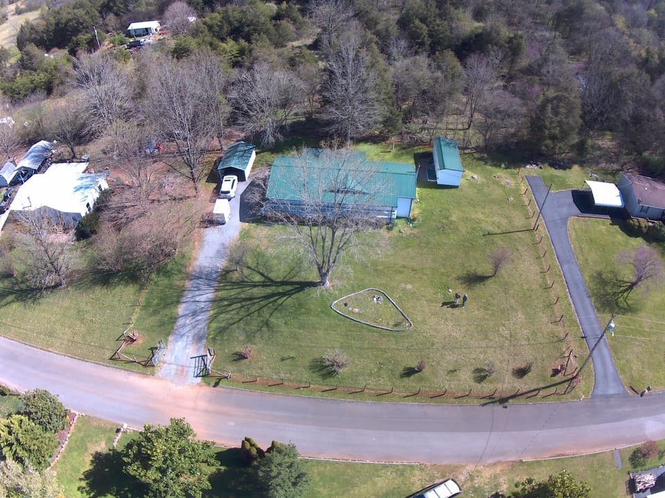 Very large fenced yard