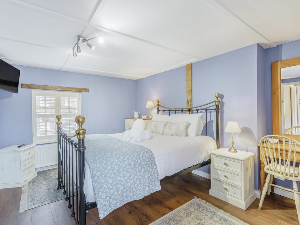 Double bedroom | Duck Island Cottage, Ringwood