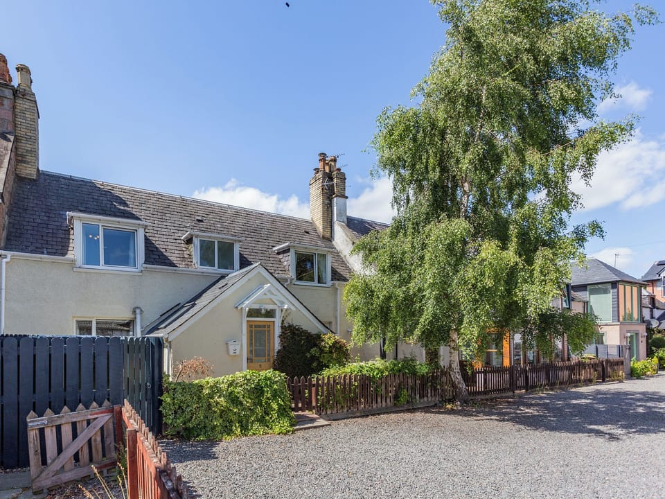 Exterior | Willow Cottage - Courtyard Cottages, Inverness