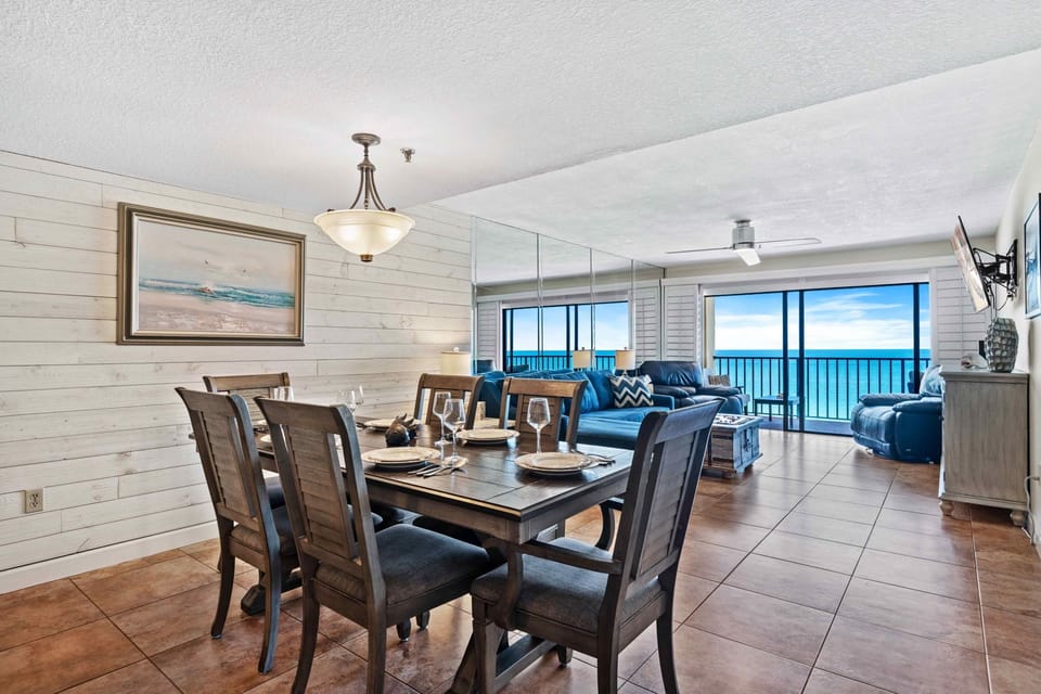 Dining room with a gulf view