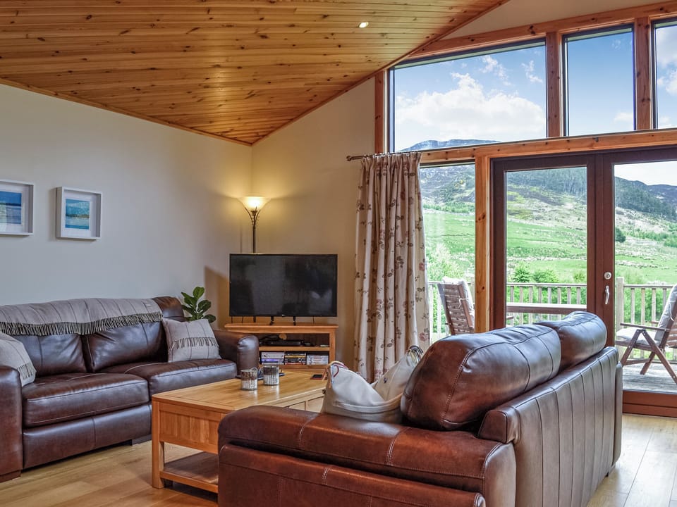 Open plan living space | 15 Glengoulandie Lodge, Glengoulandie, near Aberfeldy