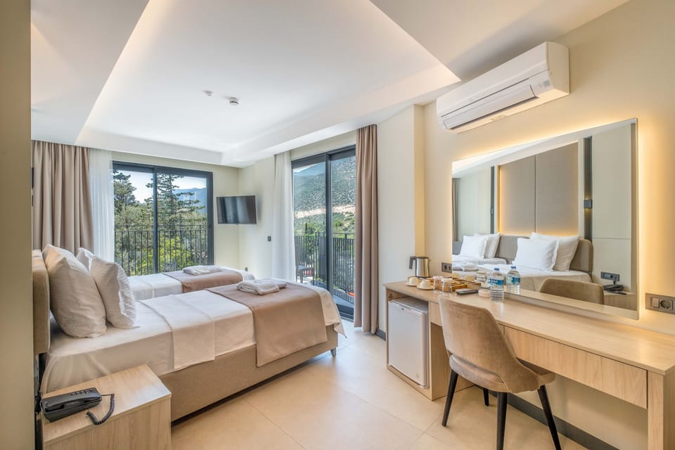 Deluxe Twin Room, Multiple Beds, Balcony, City View | Premium bedding, in-room safe, soundproofing, bed sheets