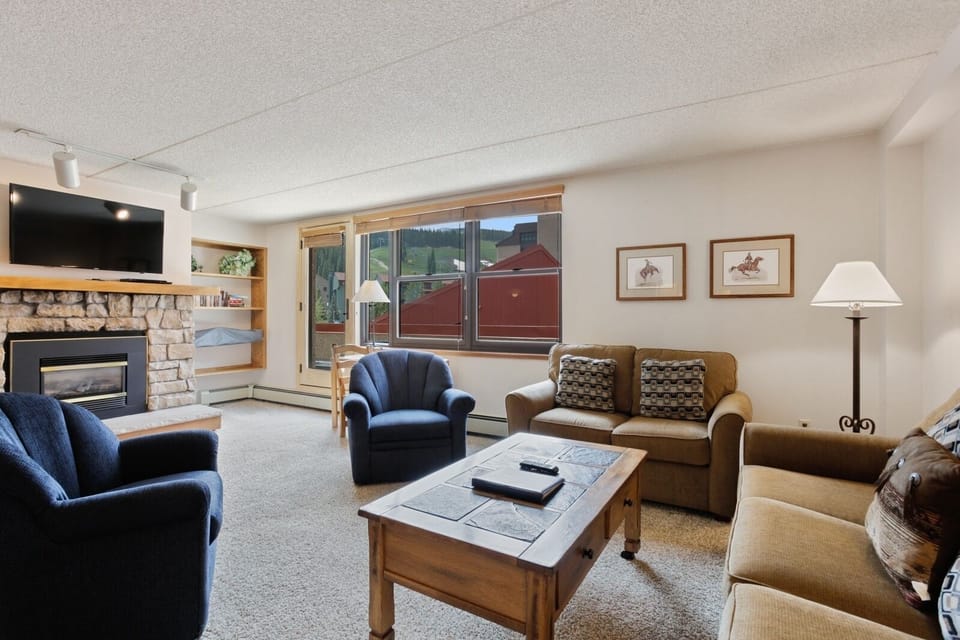 Furniture, Living Room, Room, Indoors, Couch