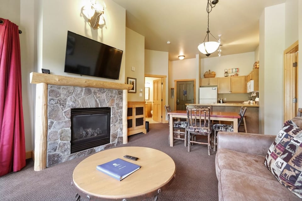 Screen, Chair, Furniture, Indoors, Living Room