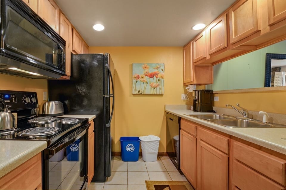 Flooring, Room, Indoors, Oven, Furniture