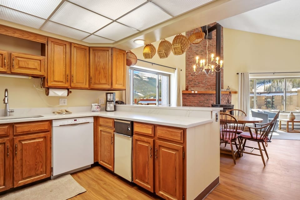 Indoors, Hardwood, Kitchen, Floor, Flooring