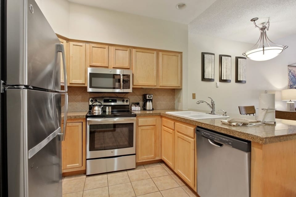 Room, Indoors, Oven, Microwave, Kitchen