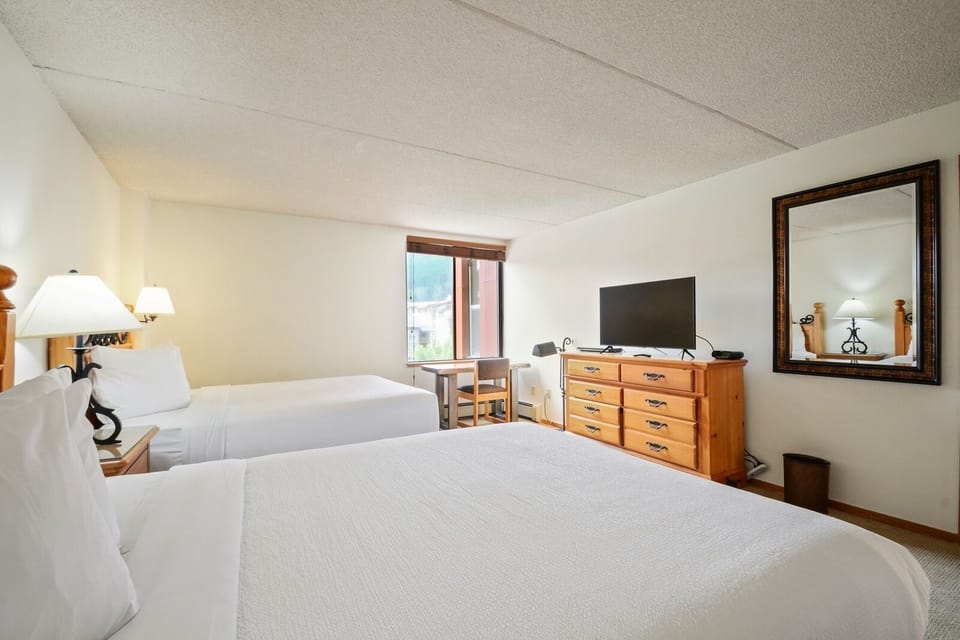 Furniture, Bedroom, Room, Indoors, Screen