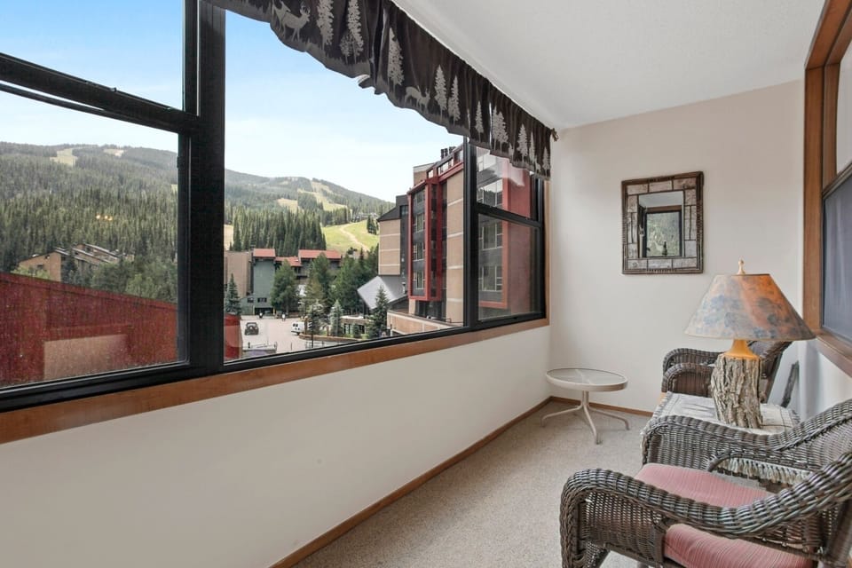 Room, Indoors, Bedroom, Living Room, Building