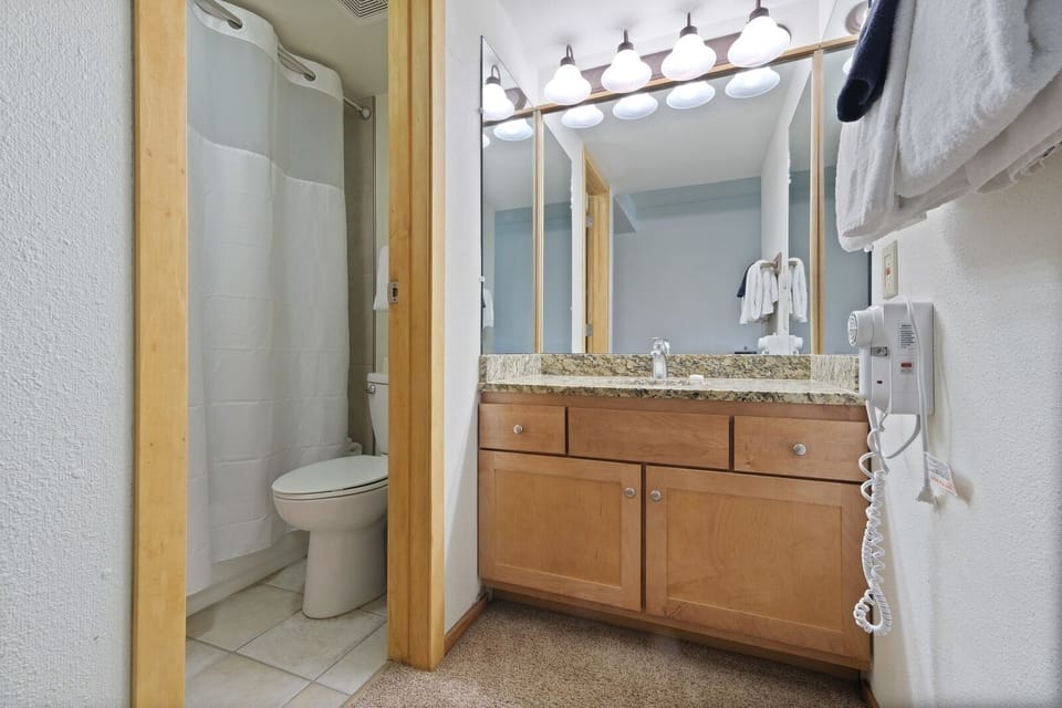 Indoors, Sink, Sink Faucet, Bathroom, Room