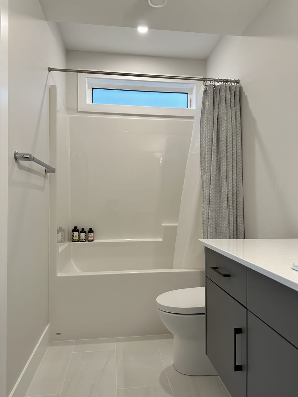 Luxury Room, 1 King Bed | Bathroom | Free toiletries, hair dryer, towels, soap
