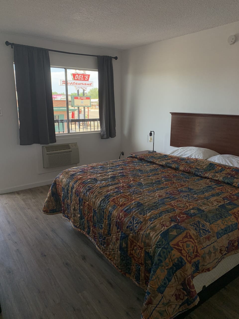 Basic Single Room | WiFi (free)
