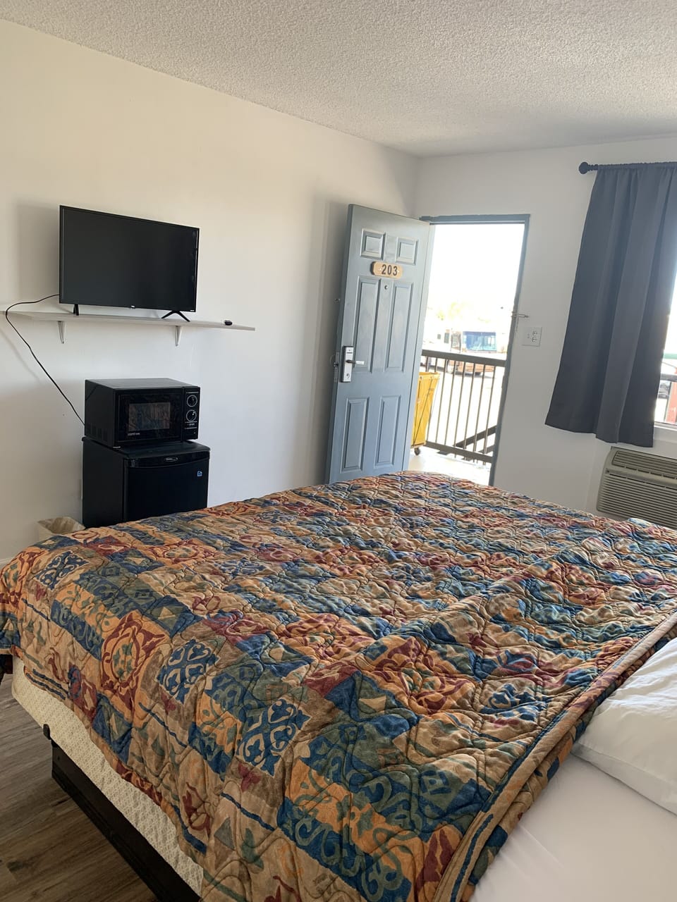 Basic Single Room | WiFi (free)