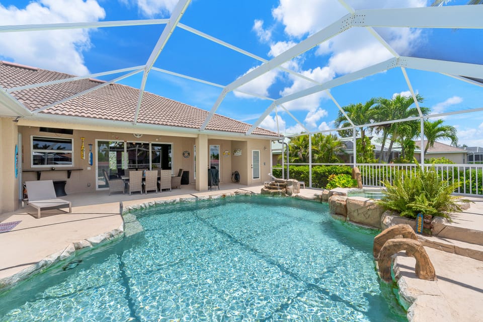 Large pool, depth is 0 - 5.5 feet