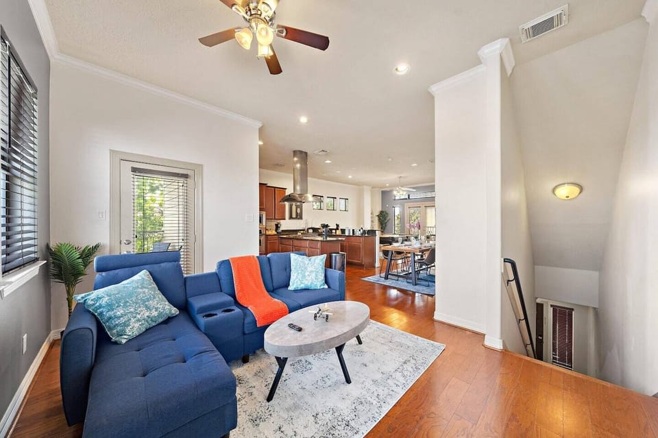 Perfectly designed to accommodate all your family and friends comfortably.