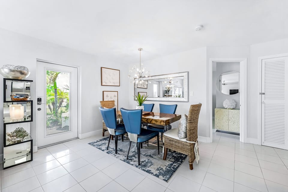 Stylish Dining Perfect for Hosting & Gatherings