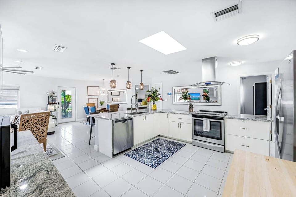 Modern Gourmet Kitchen to Cook & Entertain