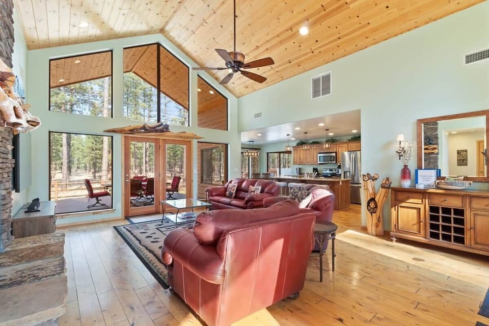 Beautiful Open Floor plan with plenty of room to entertain your group