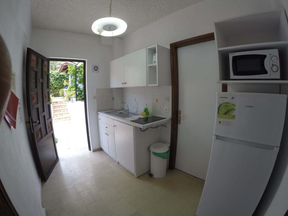 kitchenettes 