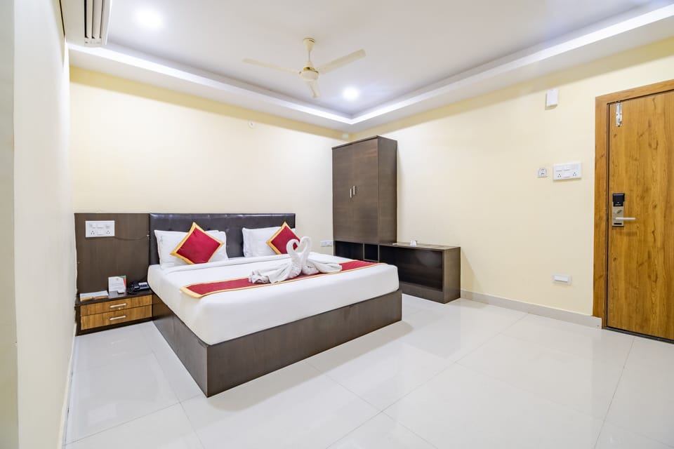 Executive Room | Premium bedding, down comforters, pillowtop beds, rollaway beds