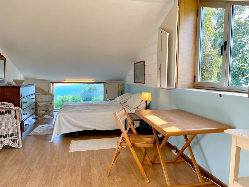 bedroom, garden view