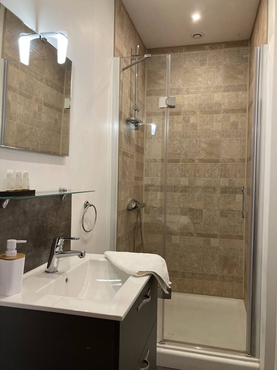 Comfort Double Room, 1 Queen Bed, Air conditioning, Ground Floor | Premium bedding, desk, blackout drapes, soundproofing