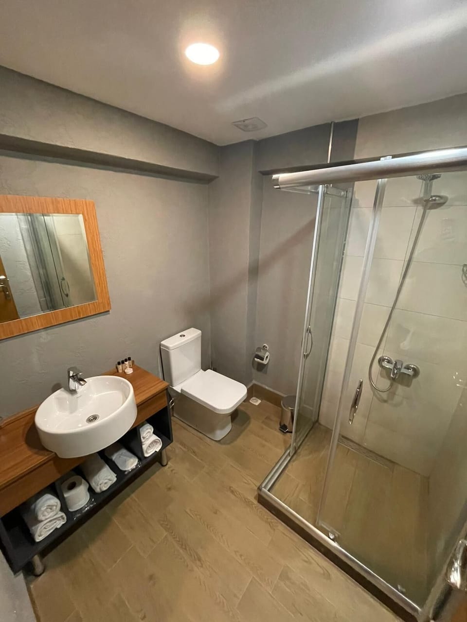 Superior Room | Bathroom | Designer toiletries, hair dryer, bathrobes, slippers