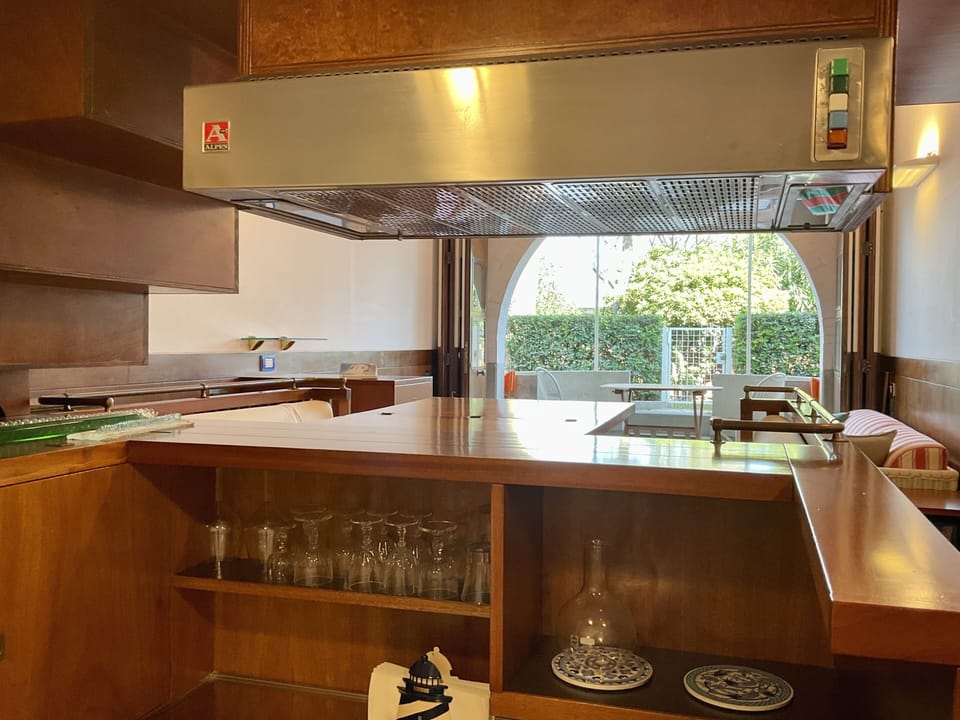 Deluxe Apartment | Private kitchen | Fridge, stovetop, dishwasher, espresso maker