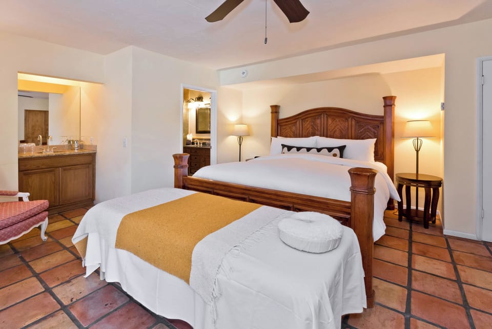 Deluxe Room | Free WiFi, bed sheets