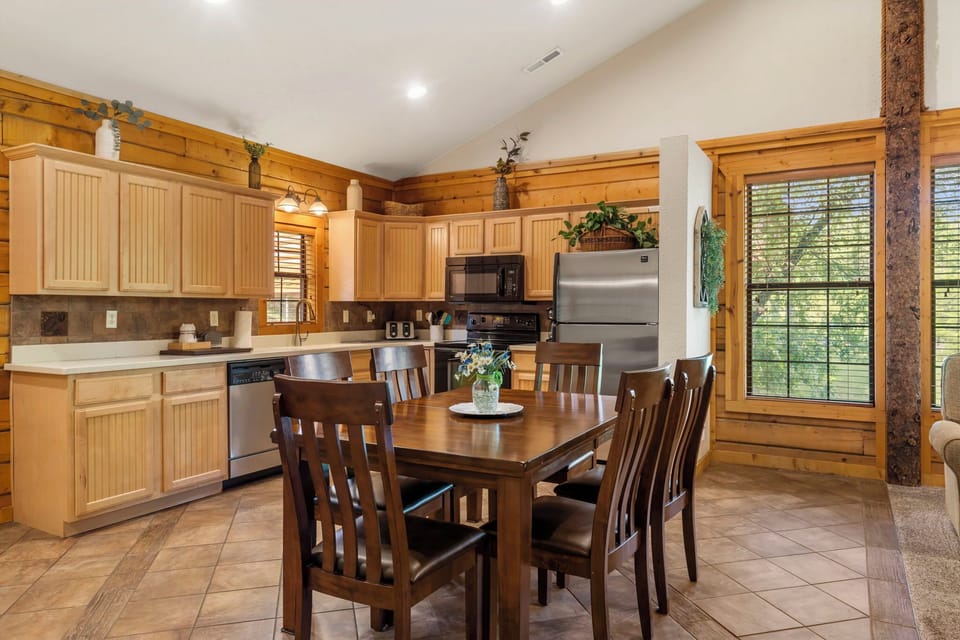 Full Kitchen includes full-Size Appliances, All Wood Cabinets, Dining Table for 6