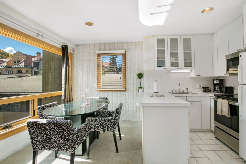 Condo, 2 Bedrooms | Private kitchen | Fridge, oven, stovetop, dishwasher