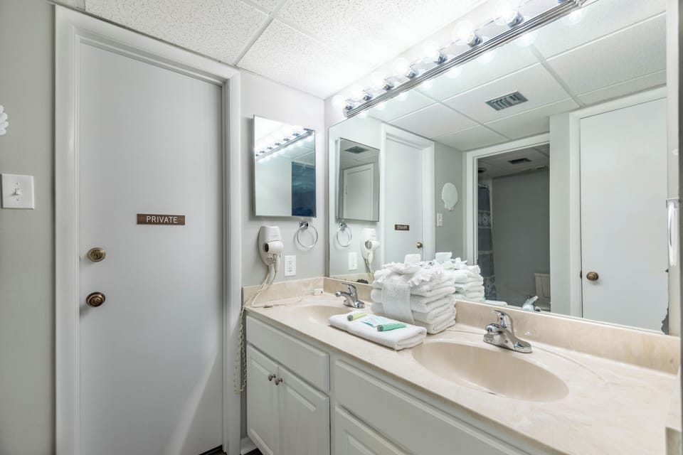 2nd Bathroom