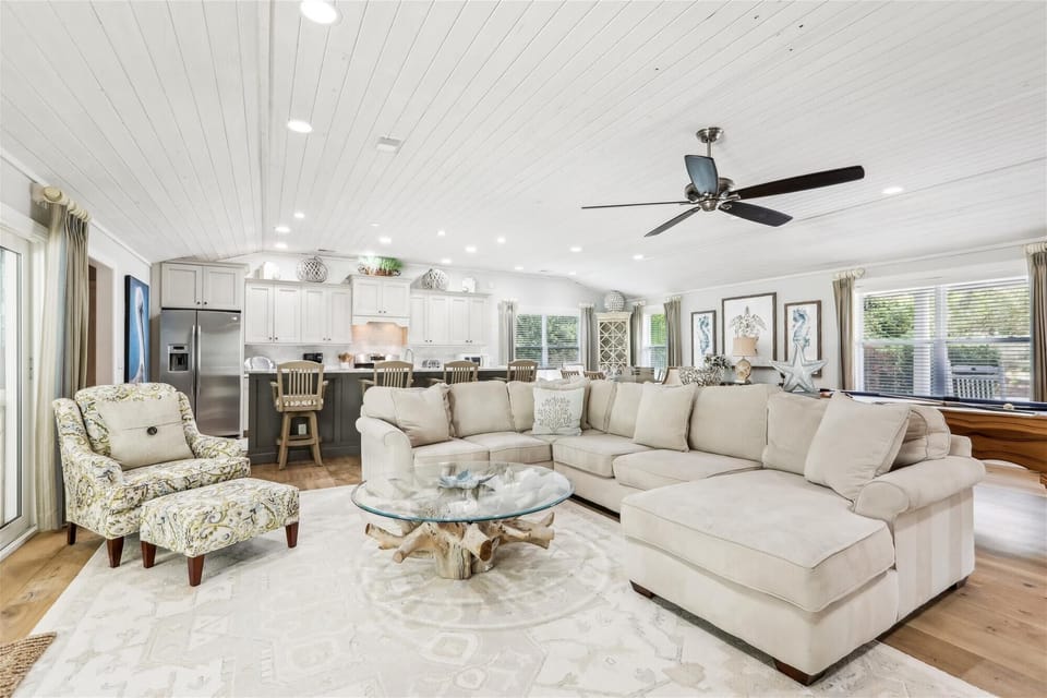 Open and Airy Floor Plan at 7 Ibis Street