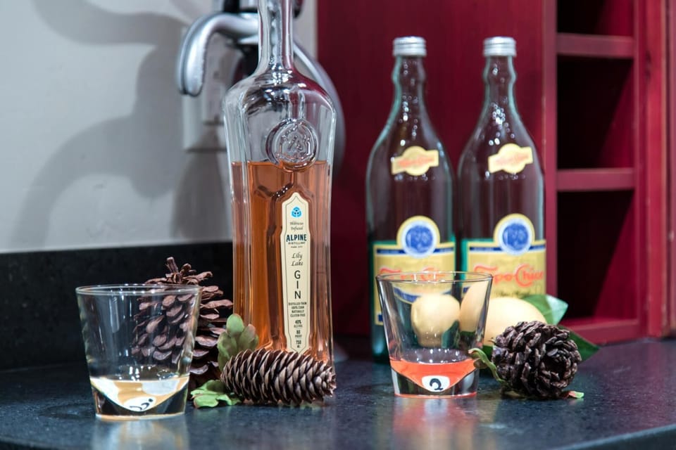 Enjoy drinks and conversation with your favorite labels at the built-in wet bar.