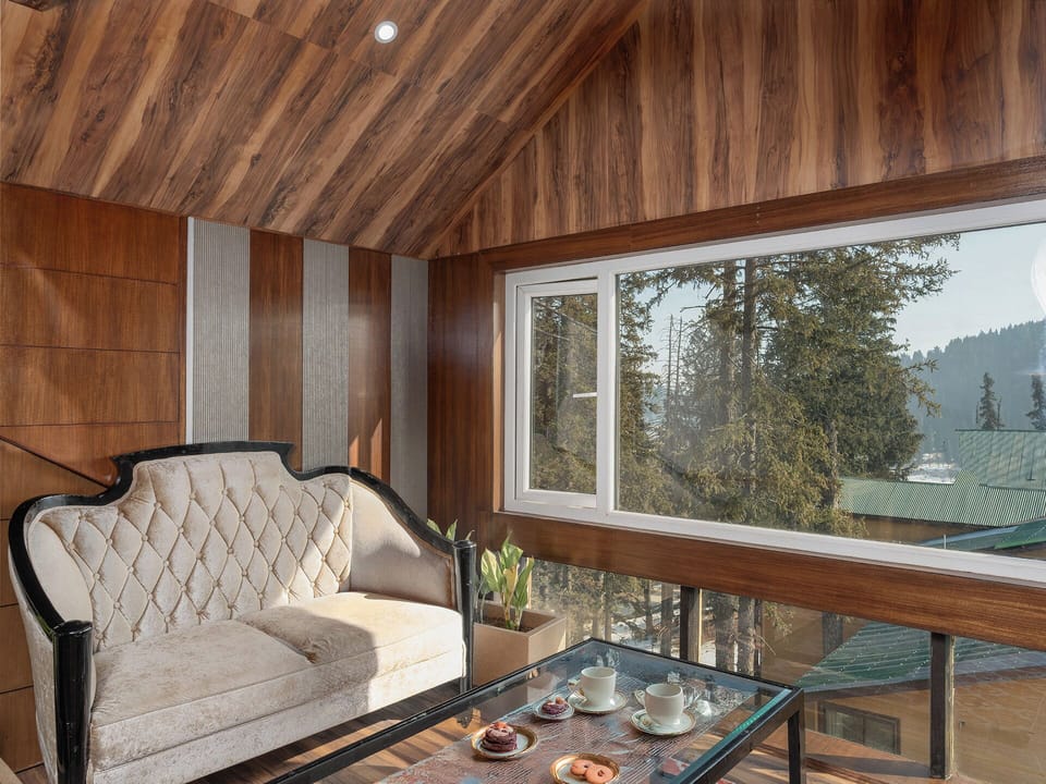 Luxury Room, Mountain View | Egyptian cotton sheets, premium bedding, memory foam beds, minibar