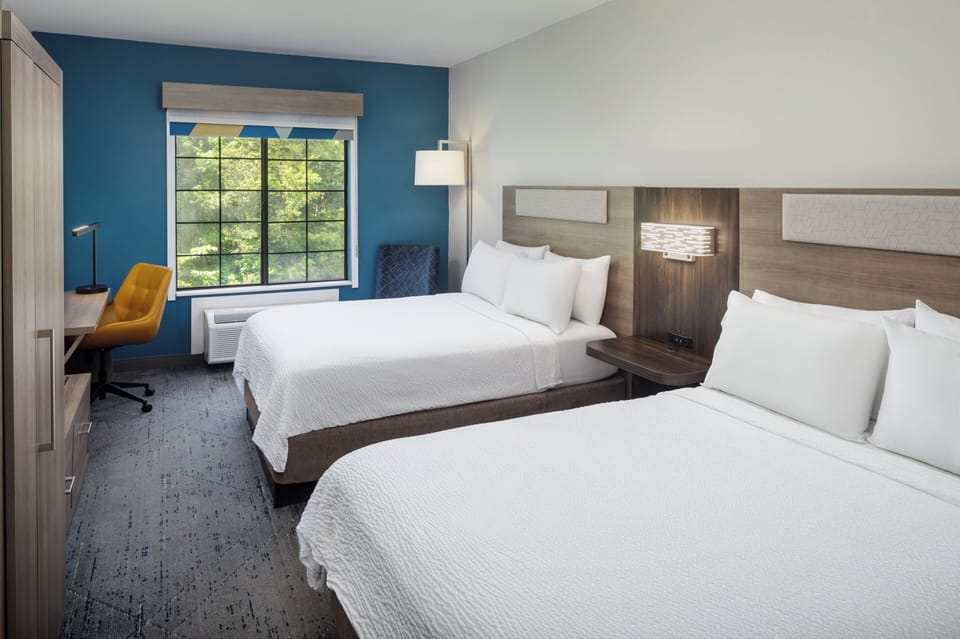 In-room safe, desk, blackout drapes, iron/ironing board