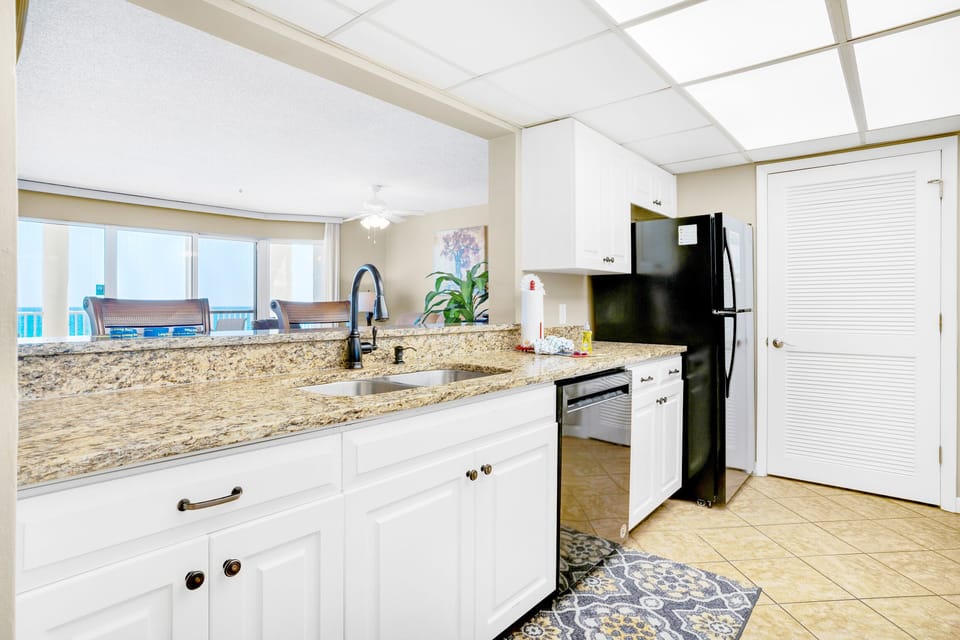 Fully equipped kitchen