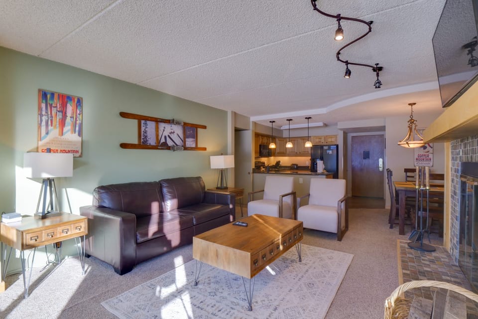 Furniture, Indoors, Living Room, Couch, Floor