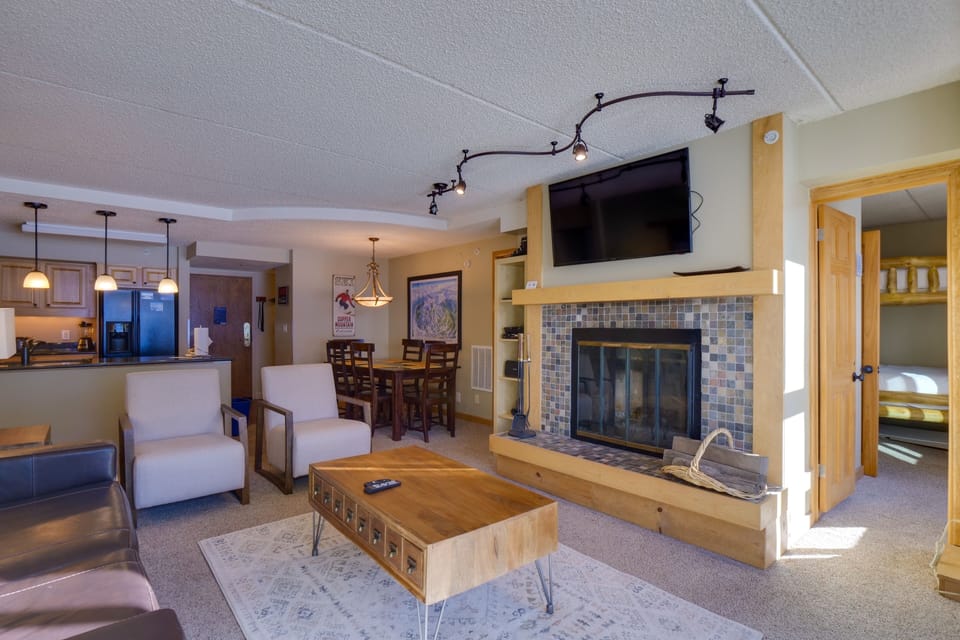 Furniture, Indoors, Living Room, Lamp, Couch