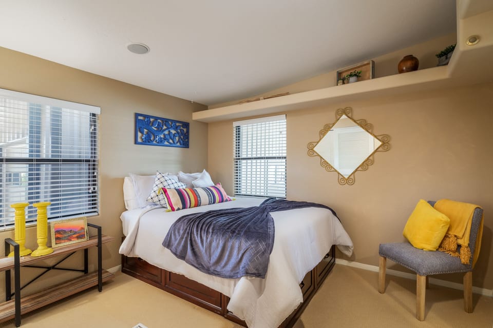 Bed room in Main House w/ Queen Bed