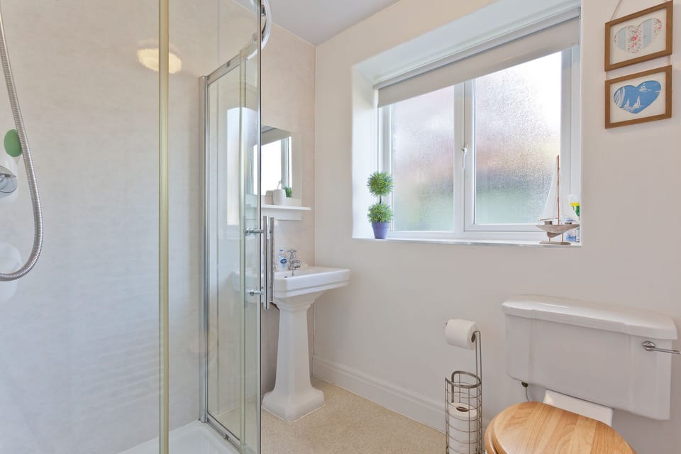 Green Croft shower