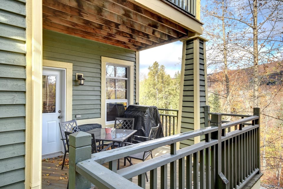 Private balcony BBQ with beautiful ski mountain views