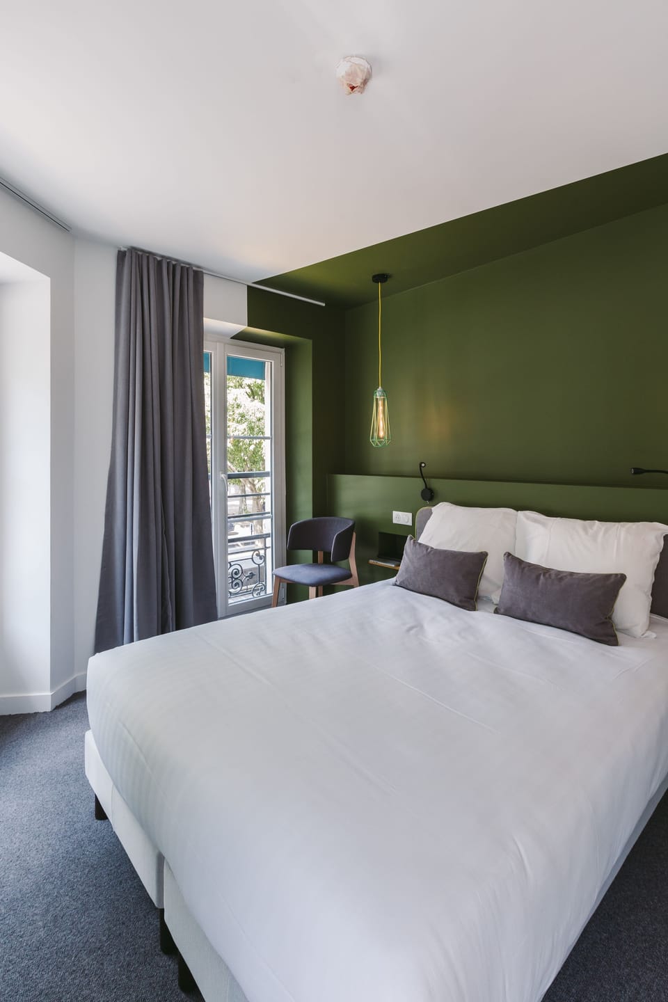 Flirtatious Room | Premium bedding, desk, soundproofing, iron/ironing board