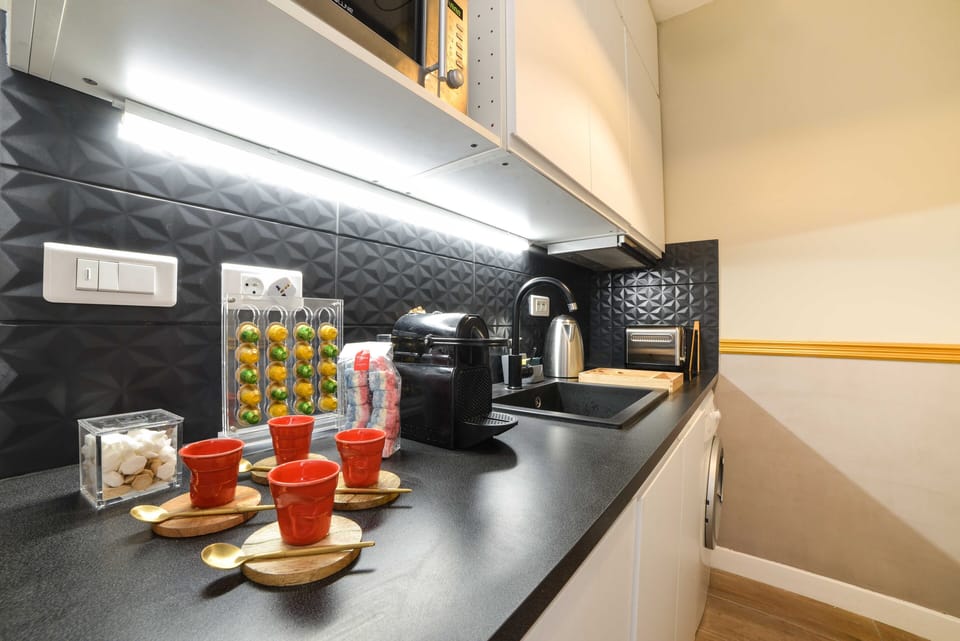 Honeymoon Apartment, Ensuite | Shared kitchen