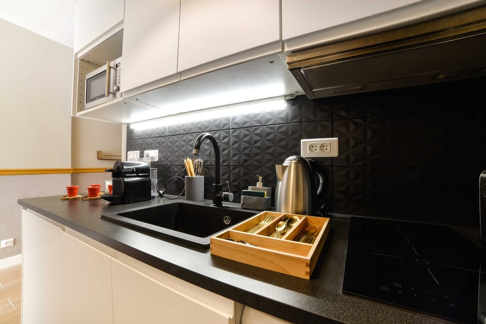Honeymoon Apartment, Ensuite | Shared kitchen